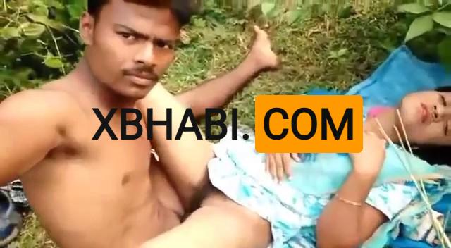 Desi Village BF Fucking her GF in Jungle XXX Video