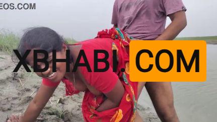 Fucking Dehati Village Bhabhi in River Side XXX Porn Video